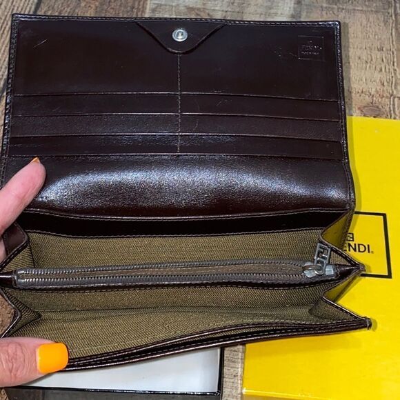 FENDI Zucca Continental Wallet in Tobacco authentic in box - Picture 16 of 16